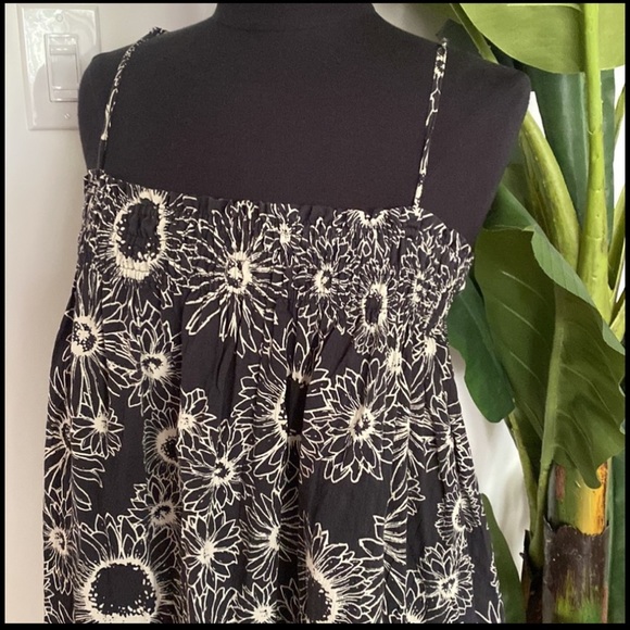 Urban Outfitters Black and White babydoll Patterned Dress - Picture 3 of 6